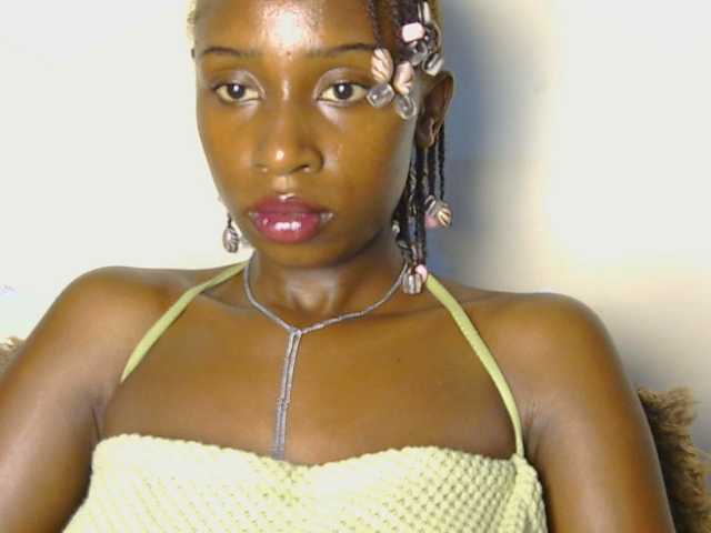 Boughie-birdy live cam on BongaCams