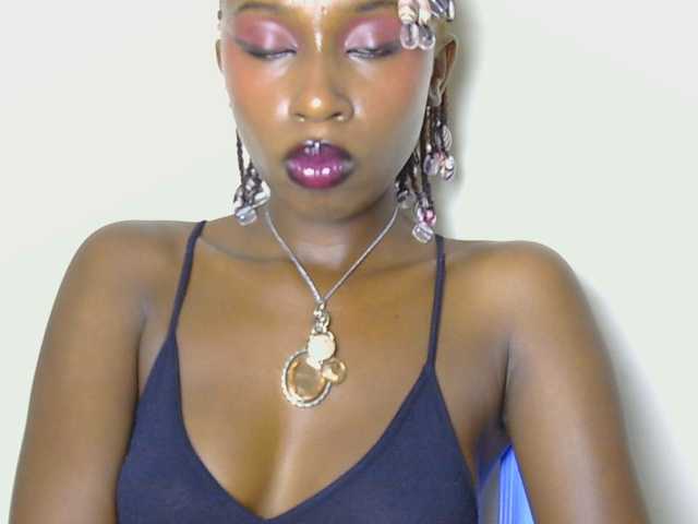 Boughie-birdy live cam on BongaCams