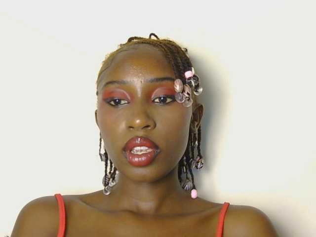 Boughie-birdy live cam on BongaCams