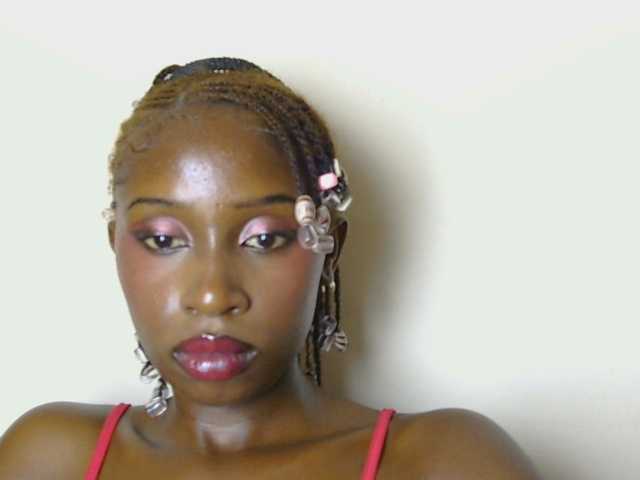 Boughie-birdy live cam on BongaCams