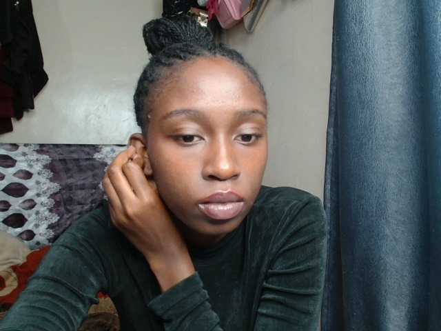 Boughie-birdy live cam on BongaCams