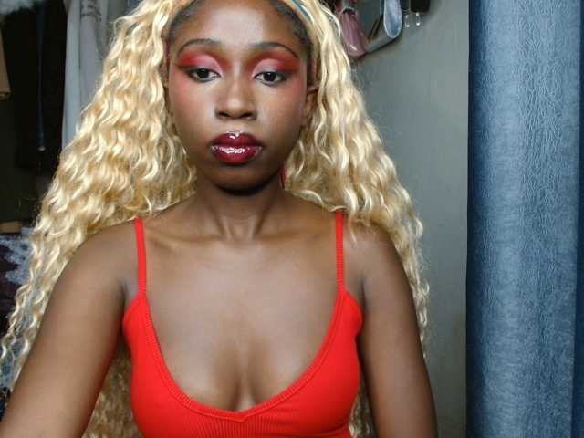 Boughie-birdy live cam on BongaCams
