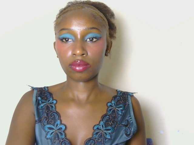 Boughie-birdy live cam on BongaCams