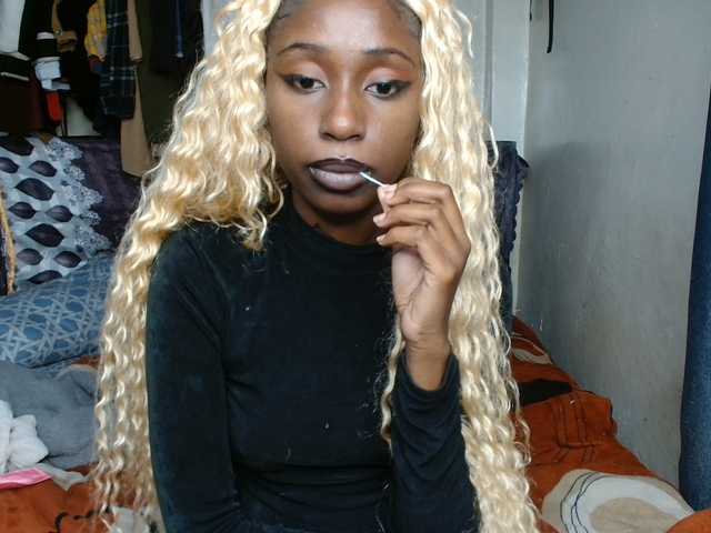 Boughie-birdy live cam on BongaCams