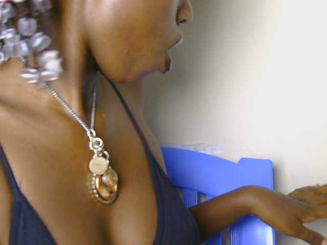 Boughie-birdy live cam on BongaCams