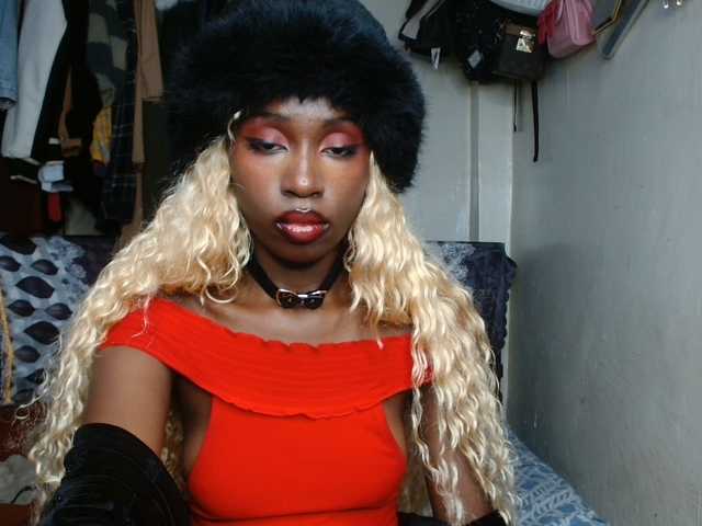 Boughie-birdy live cam on BongaCams