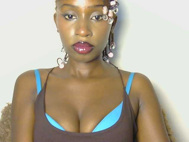 Boughie-birdy live cam on BongaCams