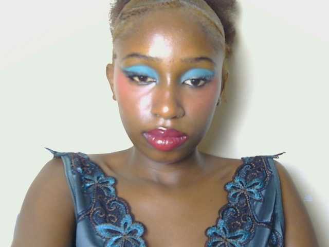 Boughie-birdy live cam on BongaCams