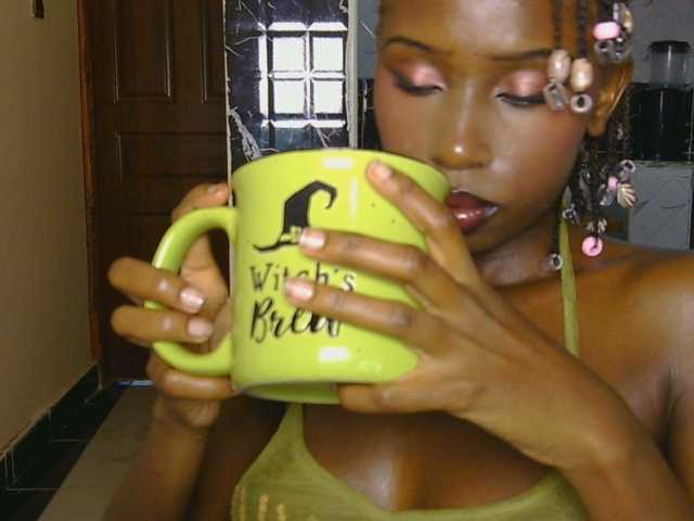 Boughie-birdy live cam on BongaCams