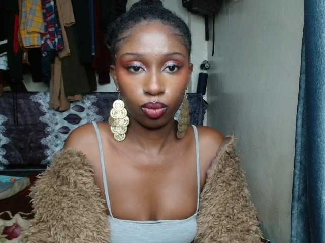 Boughie-birdy live cam on BongaCams