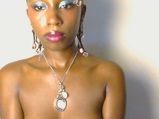 Boughie-birdy live cam on BongaCams