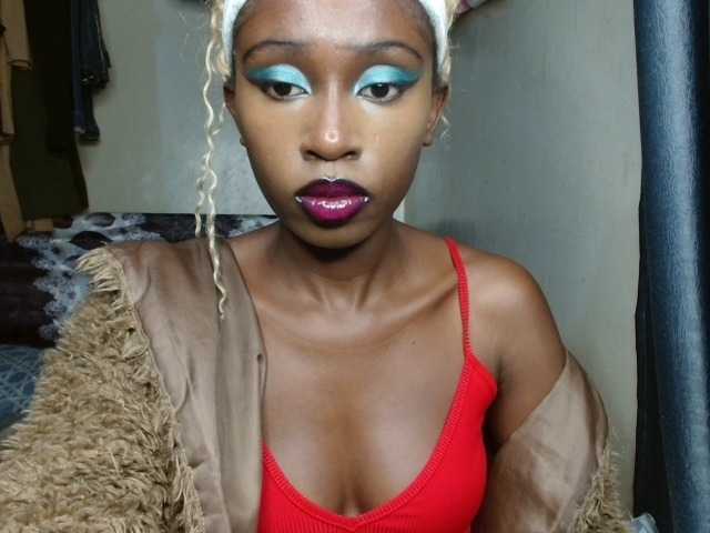 Boughie-birdy live cam on BongaCams