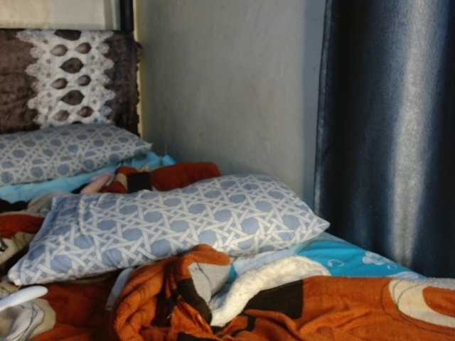 Boughie-birdy live webcam show