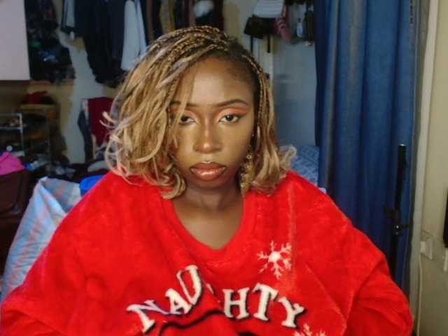 Boughie-birdy live cam on BongaCams