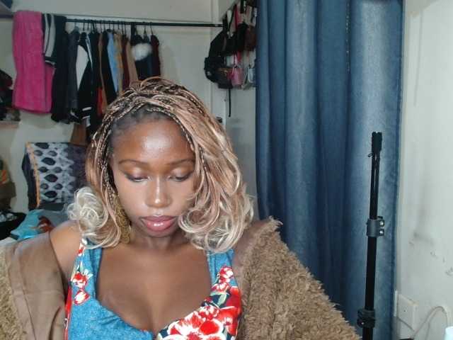 Boughie-birdy live webcam show