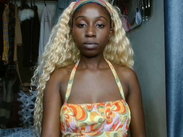 Boughie-birdy — live female cam