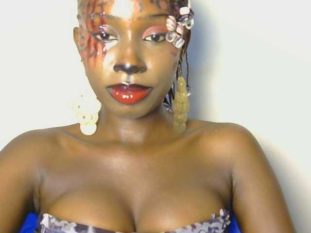 Boughie-birdy live cam on BongaCams
