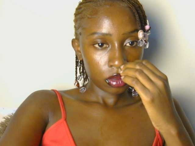 Boughie-birdy live cam on BongaCams