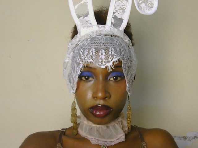 Boughie-birdy live cam on BongaCams