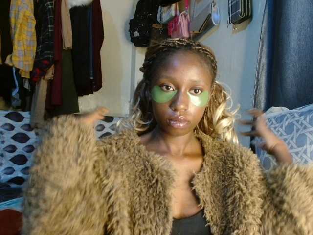 Boughie-birdy live webcam show