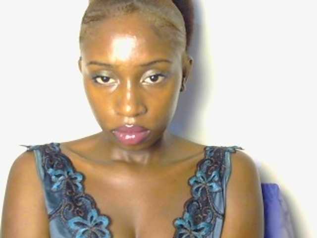 Boughie-birdy live cam on BongaCams