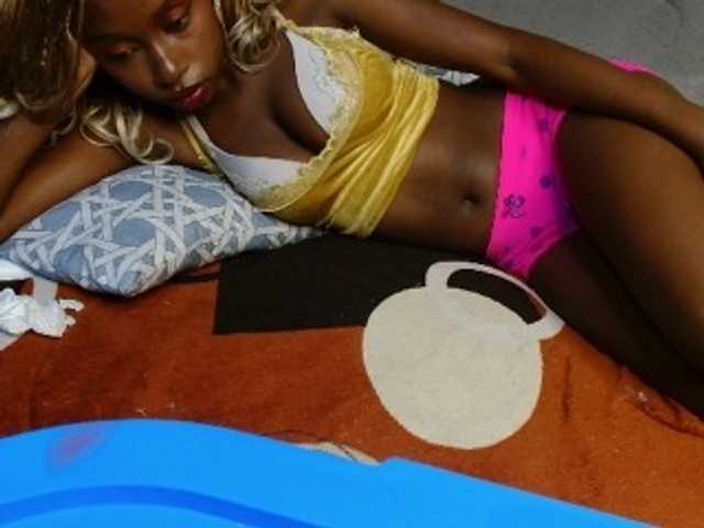 Boughie-birdy live cam on BongaCams