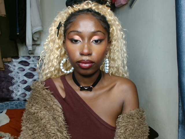 Boughie-birdy live cam on BongaCams