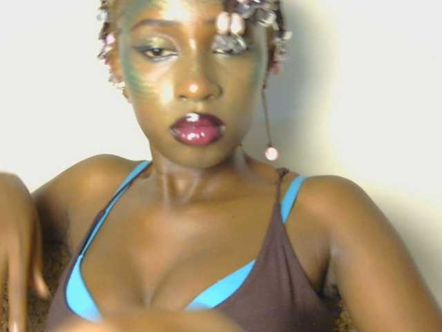 Boughie-birdy live cam on BongaCams