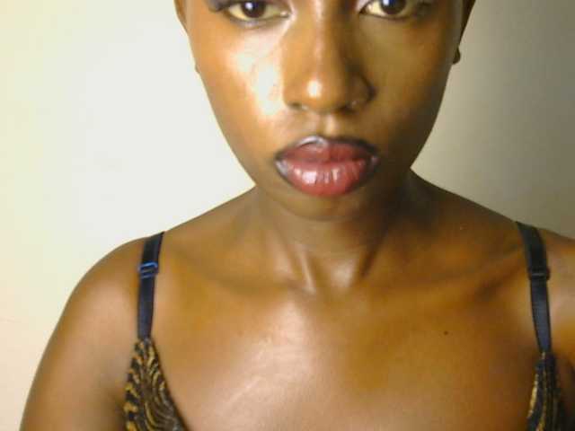 Boughie-birdy live cam on BongaCams