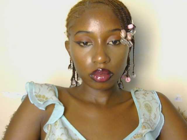 Boughie-birdy live cam on BongaCams