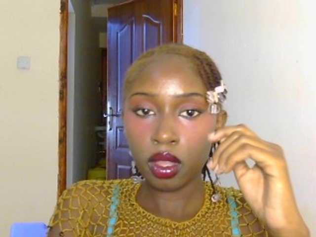 Boughie-birdy live cam on BongaCams