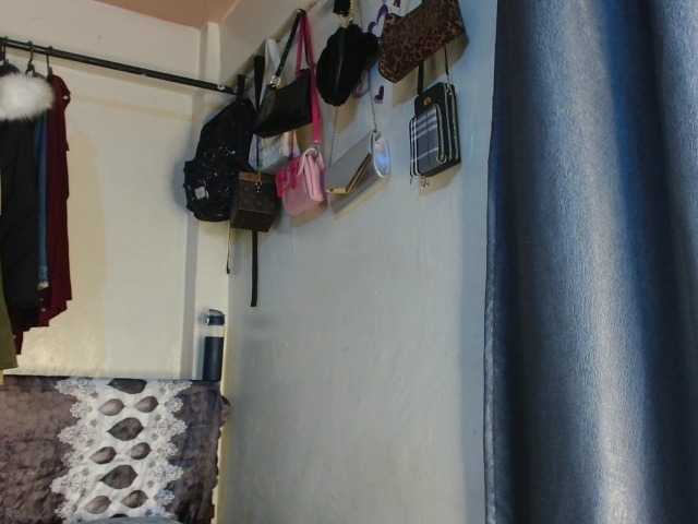 Boughie-birdy live webcam show