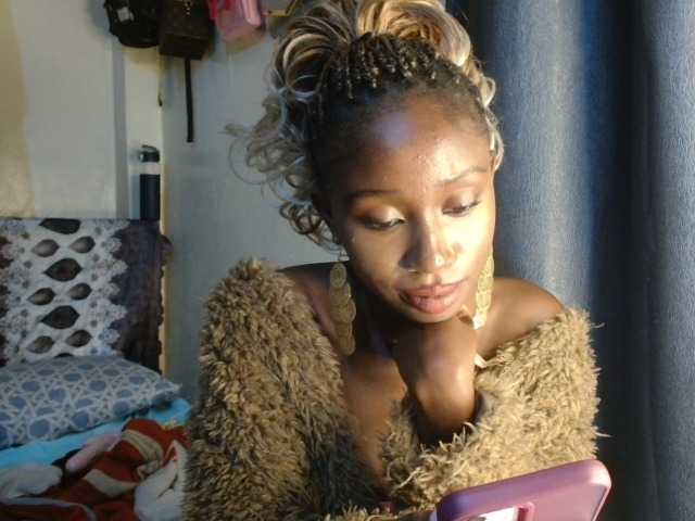 Boughie-birdy live webcam show