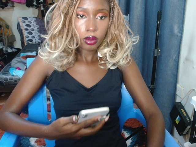 Boughie-birdy live cam on BongaCams