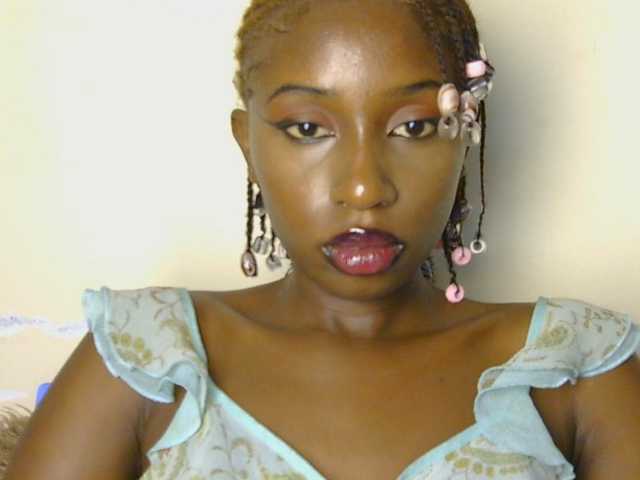 Boughie-birdy live cam on BongaCams