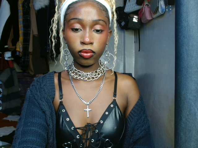 Boughie-birdy live cam on BongaCams