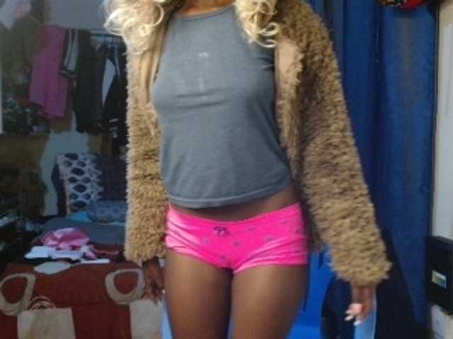 Boughie-birdy live cam on BongaCams