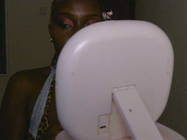 Boughie-birdy live cam on BongaCams