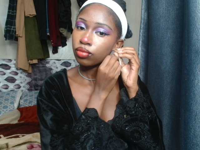 Boughie-birdy live cam on BongaCams