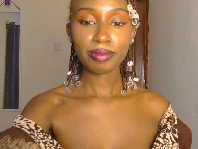 Boughie-birdy live cam on BongaCams