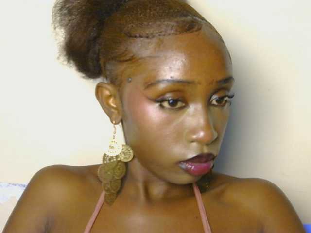 Boughie-birdy live cam on BongaCams