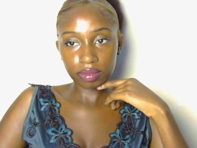 Boughie-birdy live cam on BongaCams