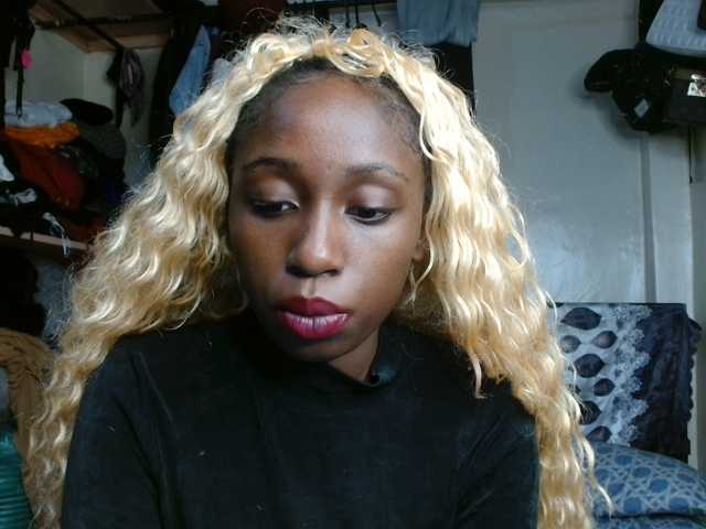 Boughie-birdy live cam on BongaCams