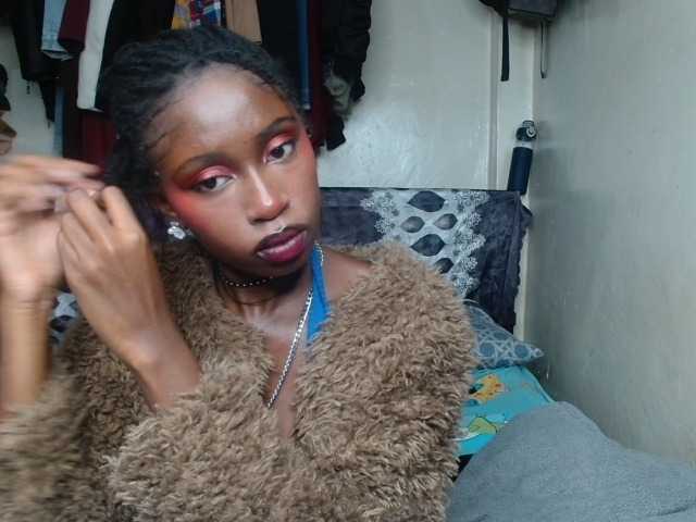 Boughie-birdy live cam on BongaCams