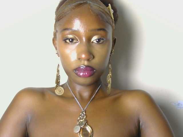 Boughie-birdy live cam on BongaCams