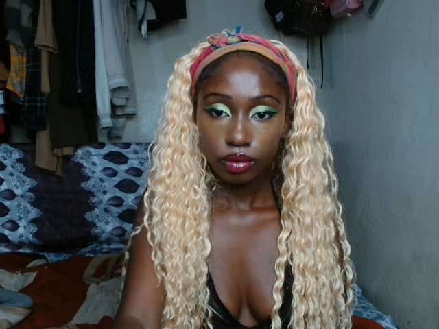 Boughie-birdy live cam on BongaCams