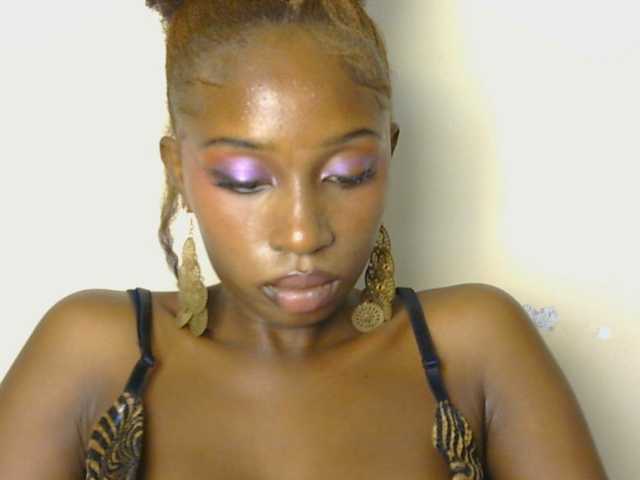 Boughie-birdy live cam on BongaCams