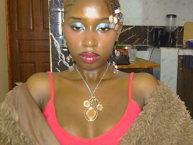 Boughie-birdy live cam on BongaCams