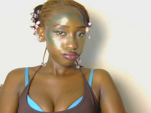 Boughie-birdy live cam on BongaCams