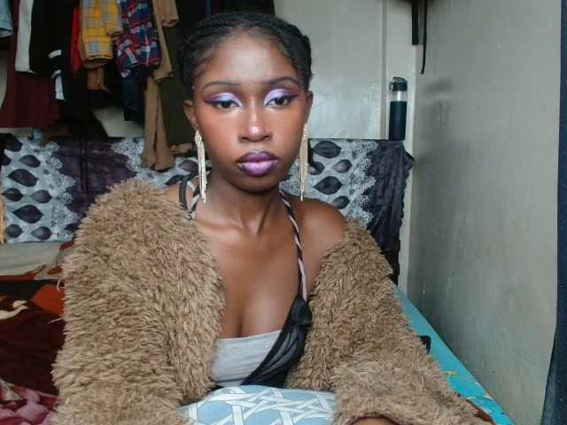 Boughie-birdy live cam on BongaCams